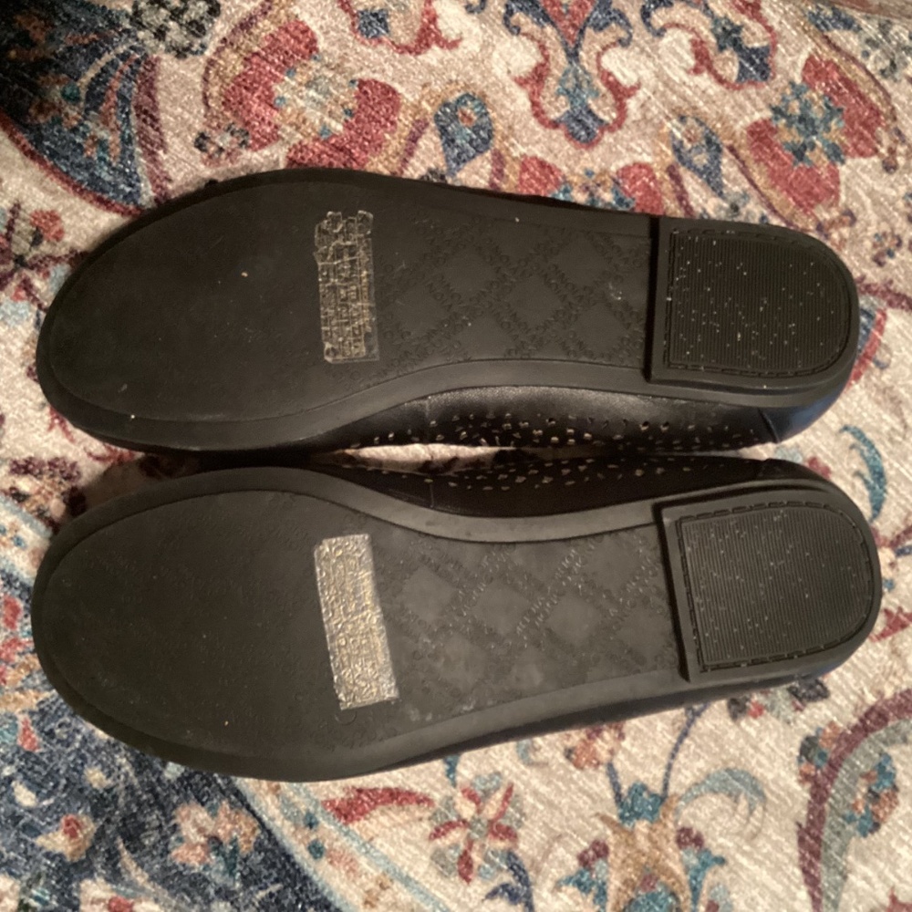 Vionic - Picture 3 of 6